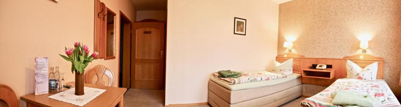Pension Gruenes Herz Tonndorf Екстериор снимка